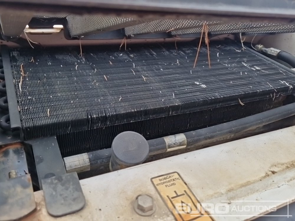 Мини-погрузчик с бортовым поворотом Bobcat S160: фото 20 Мини-погрузчик с бортовым поворотом Bobcat S160: фото 20