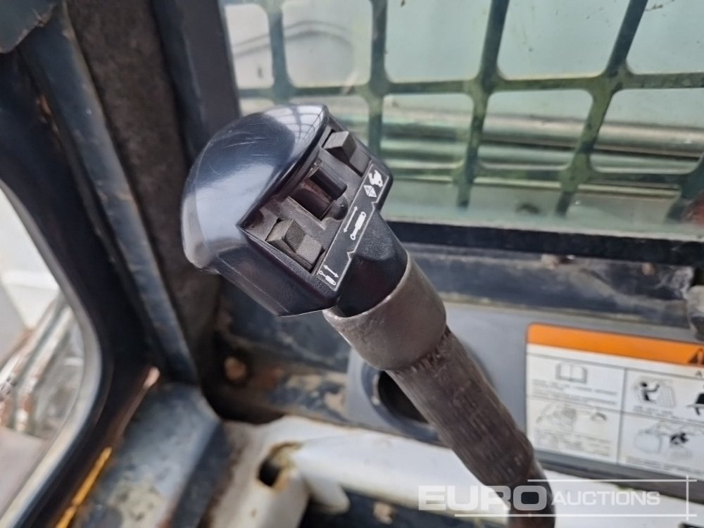 Мини-погрузчик с бортовым поворотом Bobcat S160: фото 24 Мини-погрузчик с бортовым поворотом Bobcat S160: фото 24