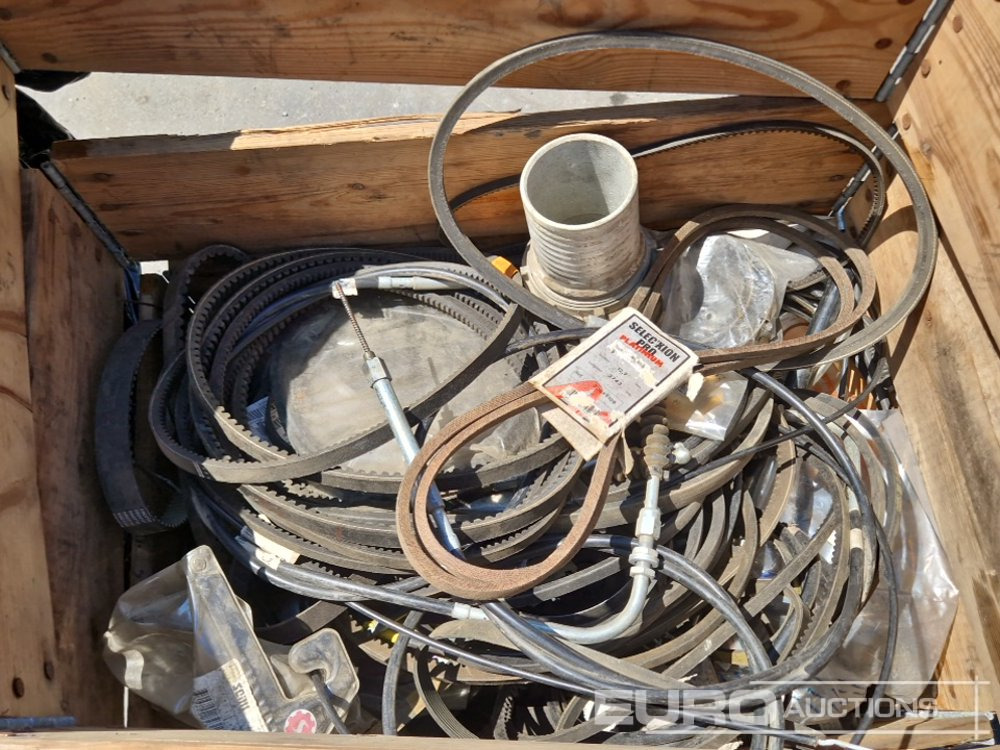 Box of Fan Belts, Seals and Various Spare/Service Parts - Строительное оборудование: фото 1 Box of Fan Belts, Seals and Various Spare/Service Parts - Строительное оборудование: фото 1