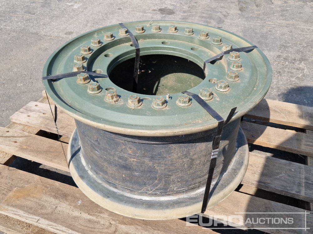 Hutchinson Rim 10.00-20_10-20 - Шина: фото 1 Hutchinson Rim 10.00-20_10-20 - Шина: фото 1