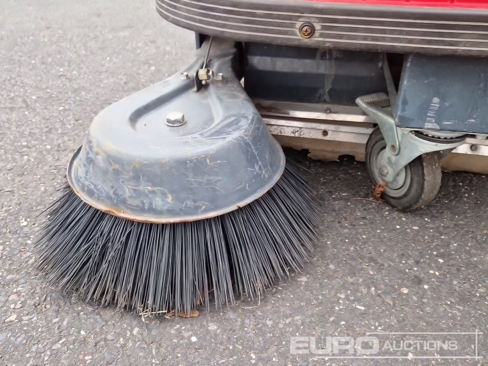 LEION 8000ME Walk Behind Floor Sweeper - Строительное оборудование: фото 5 LEION 8000ME Walk Behind Floor Sweeper - Строительное оборудование: фото 5