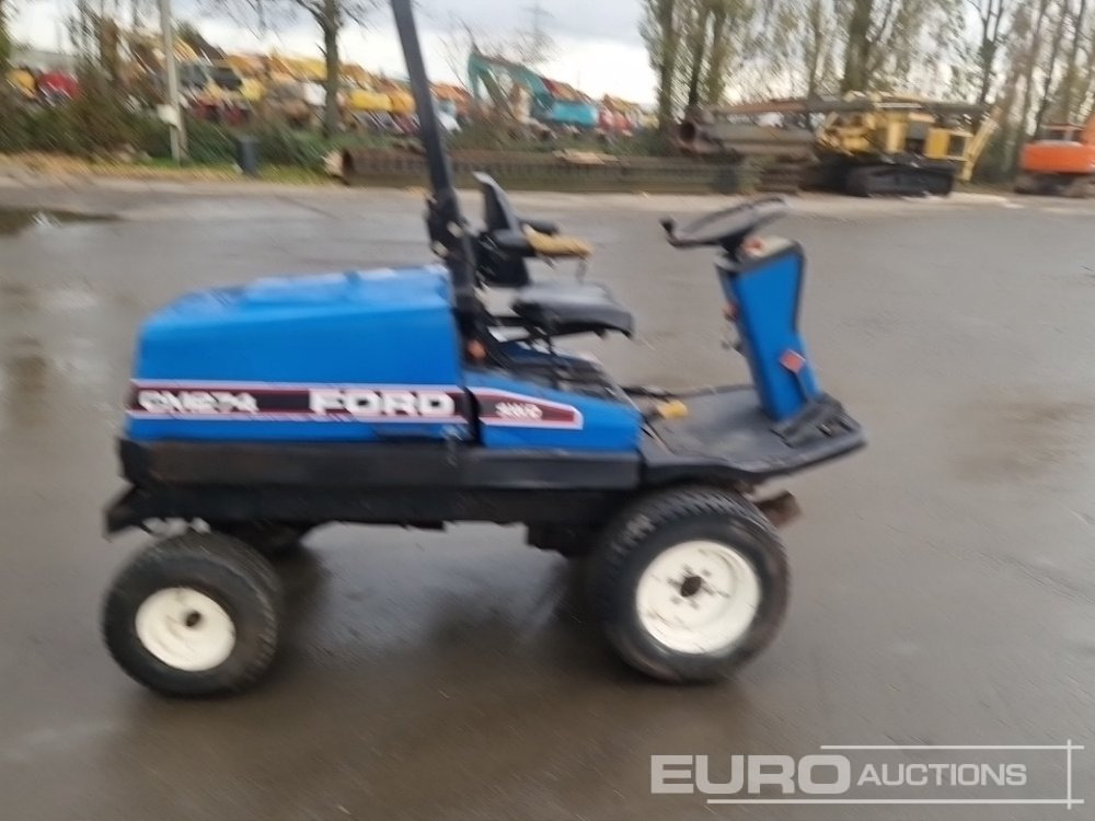 New Holland TM274 4WD Ride on Lawnmower, Roll Bar (No Cutting Deck) - Газонокосилка: фото 5 New Holland TM274 4WD Ride on Lawnmower, Roll Bar (No Cutting Deck) - Газонокосилка: фото 5