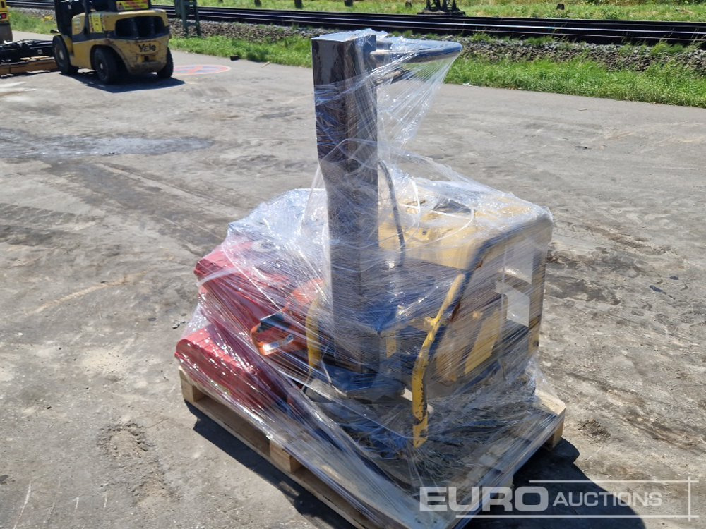 Pallet of Assorted Tools, Chain Saw, Quick Cuts Saw - Строительное оборудование: фото 2 Pallet of Assorted Tools, Chain Saw, Quick Cuts Saw - Строительное оборудование: фото 2