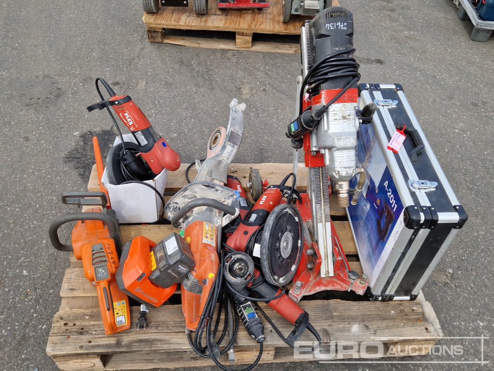 Pallet of Electric Tools, Wall Sanders, Core Drill (2 of) , Quick Cut Saw, Chainsaw - Строительное оборудование: фото 1 Pallet of Electric Tools, Wall Sanders, Core Drill (2 of) , Quick Cut Saw, Chainsaw - Строительное оборудование: фото 1