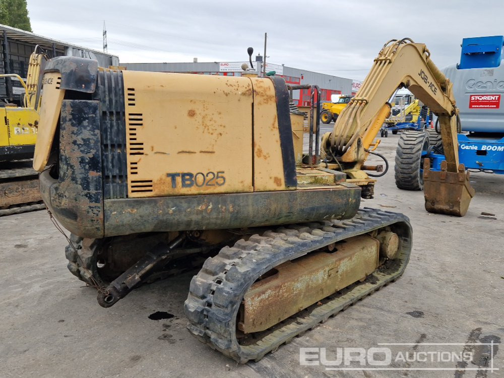 Takeuchi TB025 - Мини-экскаватор: фото 4 Takeuchi TB025 - Мини-экскаватор: фото 4