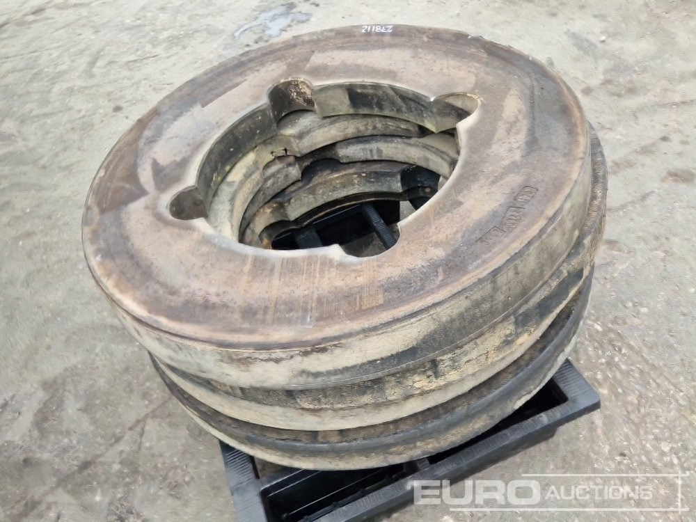 Wheeled Loader Rubber Tyre Inserts (5 of) - Шина: фото 1 Wheeled Loader Rubber Tyre Inserts (5 of) - Шина: фото 1