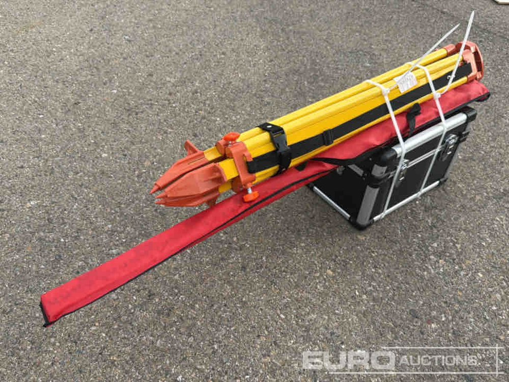 Unused 2025 SKLP Self-Leveling Rotary Laser Level With Batteries, Reciever, Tripod, Grade Rod - Оборудование для гаражей/ Мастерских: фото 4 Unused 2025 SKLP Self-Leveling Rotary Laser Level With Batteries, Reciever, Tripod, Grade Rod - Оборудование для гаражей/ Мастерских: фото 4