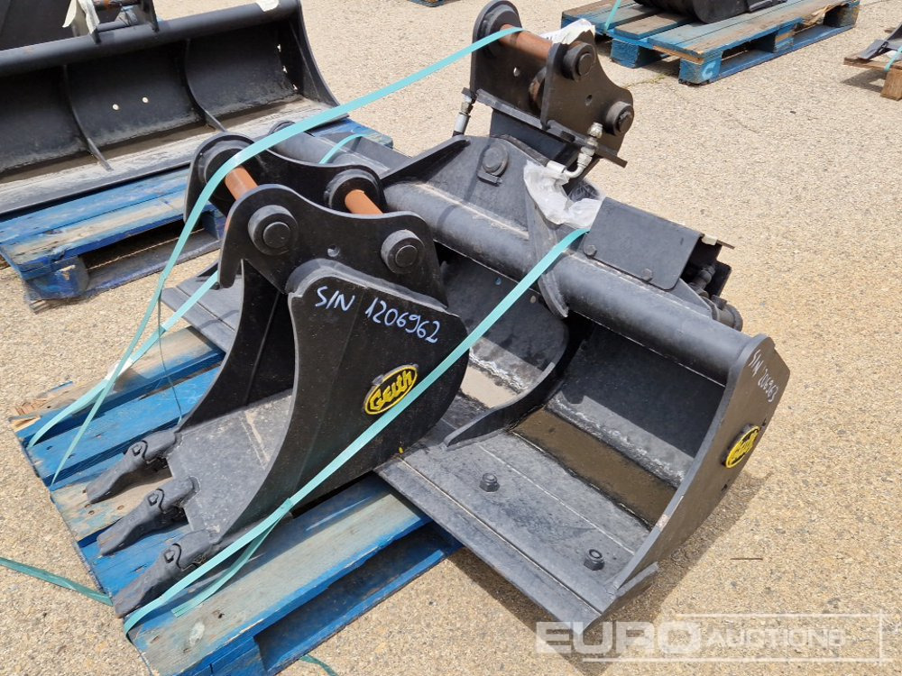 Unused Geith AT2.8R 48" Tilt Ditching Bucket, H03 12" Digging Bucket 35mm Pin to suit Mini Excavator - Ковш: фото 1 Unused Geith AT2.8R 48" Tilt Ditching Bucket, H03 12" Digging Bucket 35mm Pin to suit Mini Excavator - Ковш: фото 1