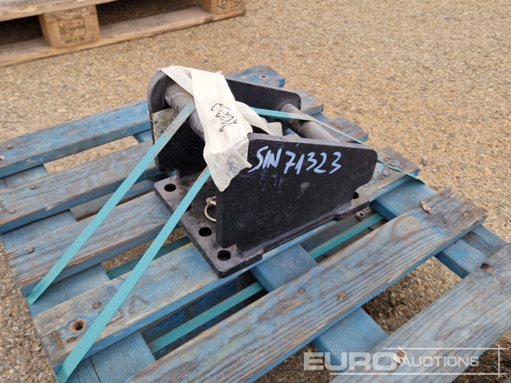 Unused Geith Top Bracket 30mm Pin to suit Mini Excavator - Ковш: фото 1 Unused Geith Top Bracket 30mm Pin to suit Mini Excavator - Ковш: фото 1
