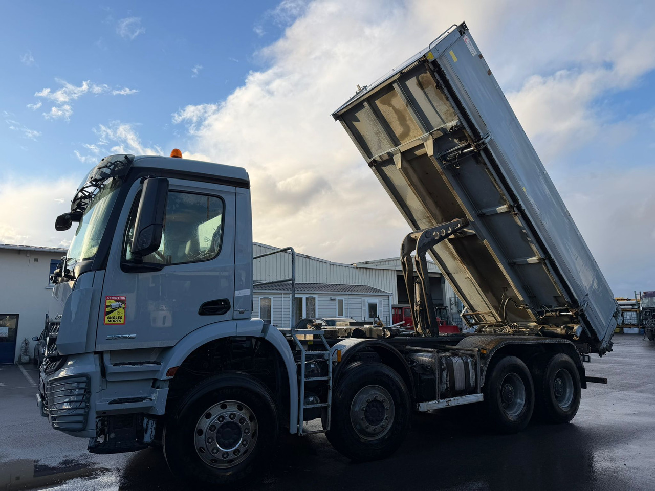 Camion porteur bi-benne EM-584-QH - Самосвал: фото 2 Camion porteur bi-benne EM-584-QH - Самосвал: фото 2