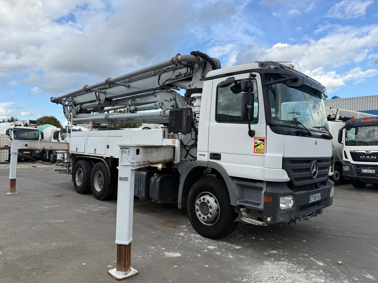 Pompe à béton Schwing 34m avec cabine Mercedes Benz Actros CT-062-WL Année 2008 - Автобетононасос: фото 5 Pompe à béton Schwing 34m avec cabine Mercedes Benz Actros CT-062-WL Année 2008 - Автобетононасос: фото 5