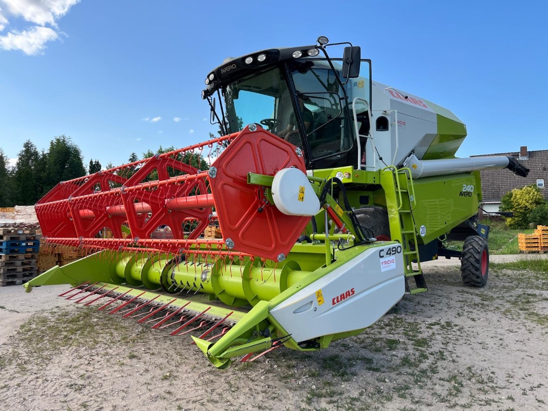 CLAAS Avero 240 - Зерноуборочный комбайн: фото 1 CLAAS Avero 240 - Зерноуборочный комбайн: фото 1