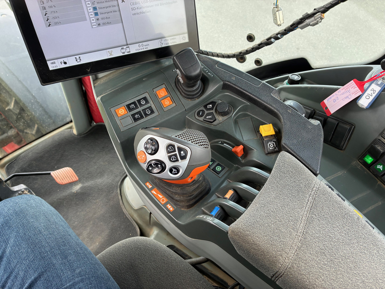 Claas Axion 810 - Трактор: фото 4 Claas Axion 810 - Трактор: фото 4