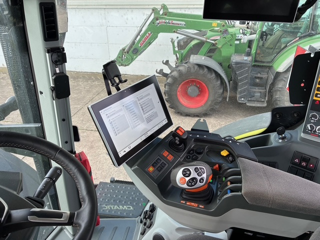 Claas Axion 870 CMATIC - Трактор: фото 4 Claas Axion 870 CMATIC - Трактор: фото 4