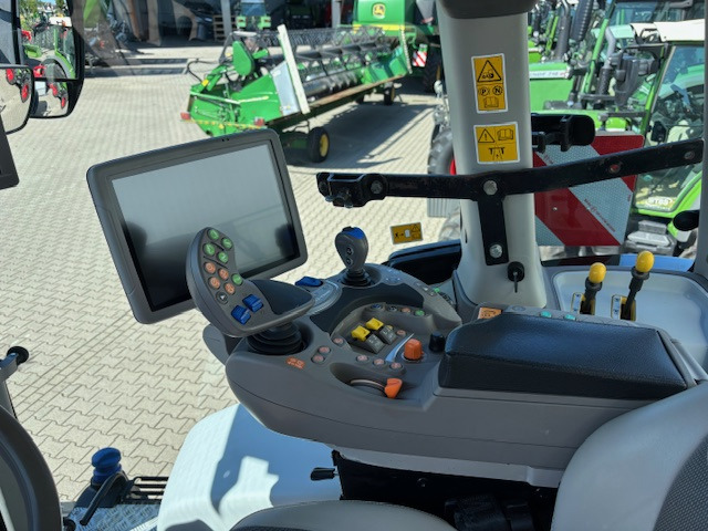Deutz-Fahr Agrotron 6215 TTV Warrior-RTK - Трактор: фото 3 Deutz-Fahr Agrotron 6215 TTV Warrior-RTK - Трактор: фото 3