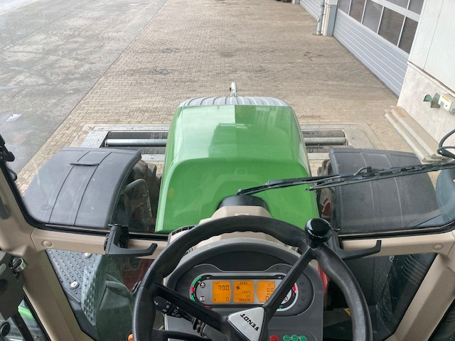 Fendt 724 Vario S4 Profi Plus - Трактор: фото 3 Fendt 724 Vario S4 Profi Plus - Трактор: фото 3