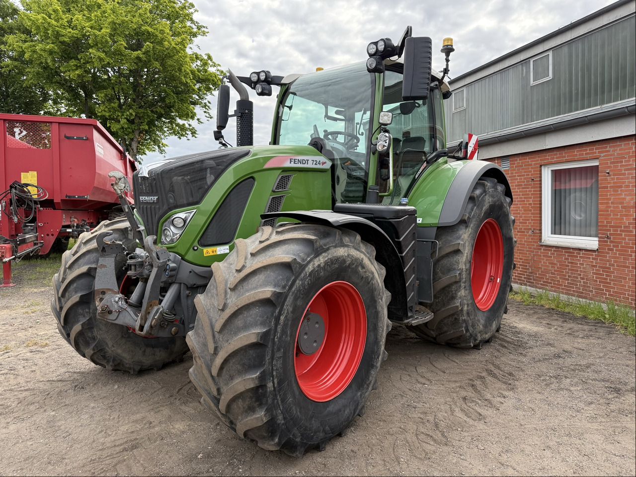 Fendt 724 Vario S4 ProfiPlus - Трактор: фото 4 Fendt 724 Vario S4 ProfiPlus - Трактор: фото 4