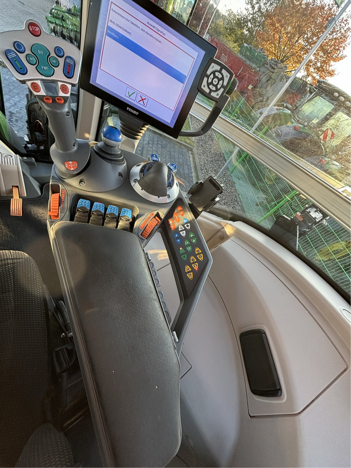 Fendt 826 Vario S4 ProfiPlus - Трактор: фото 3 Fendt 826 Vario S4 ProfiPlus - Трактор: фото 3