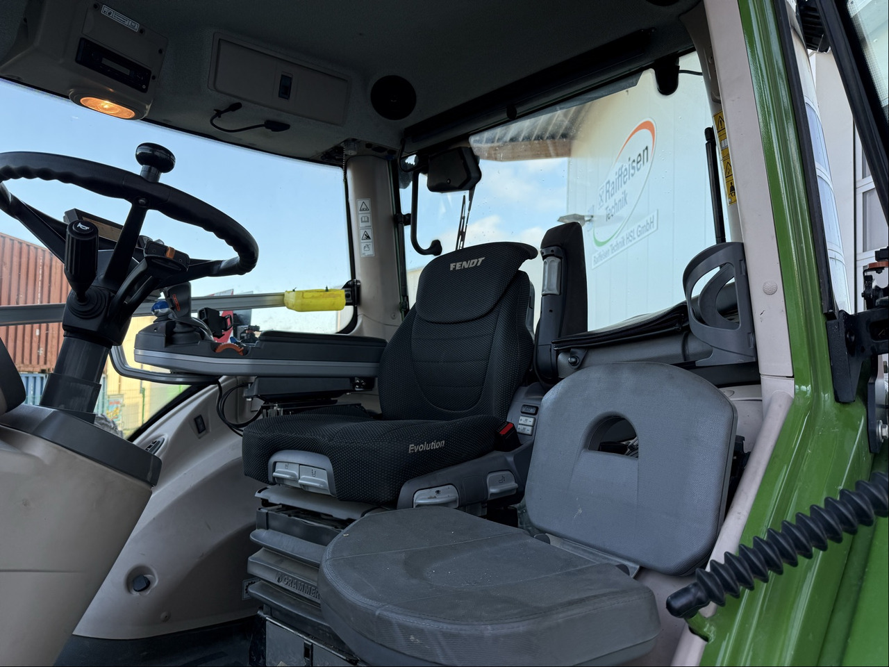 Fendt 828 Vario ProfiPlus Motor NEU - Трактор: фото 2 Fendt 828 Vario ProfiPlus Motor NEU - Трактор: фото 2