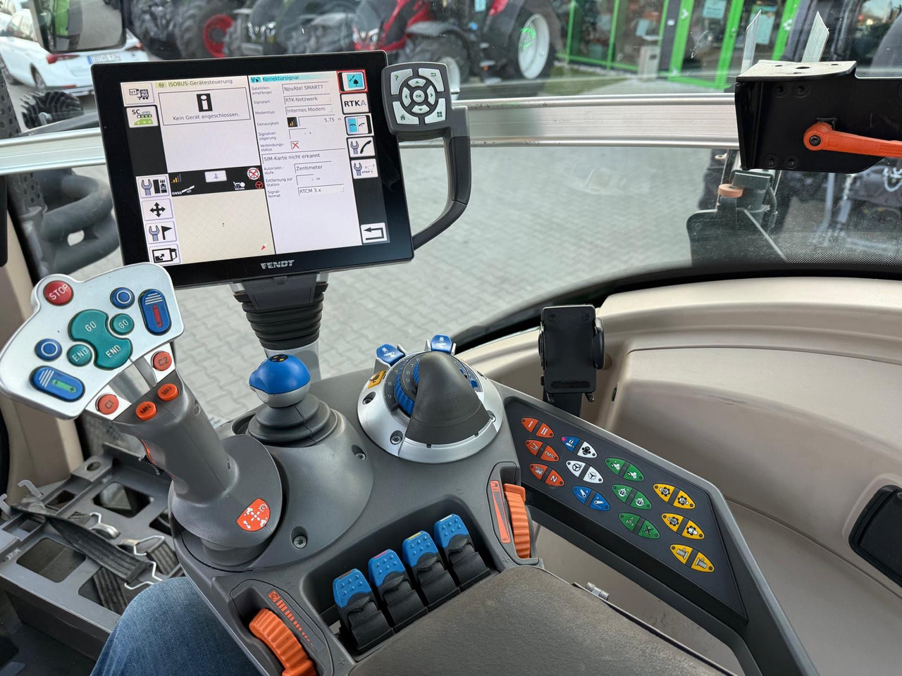 Fendt 828 Vario S4 ProfiPlus - Трактор: фото 2 Fendt 828 Vario S4 ProfiPlus - Трактор: фото 2