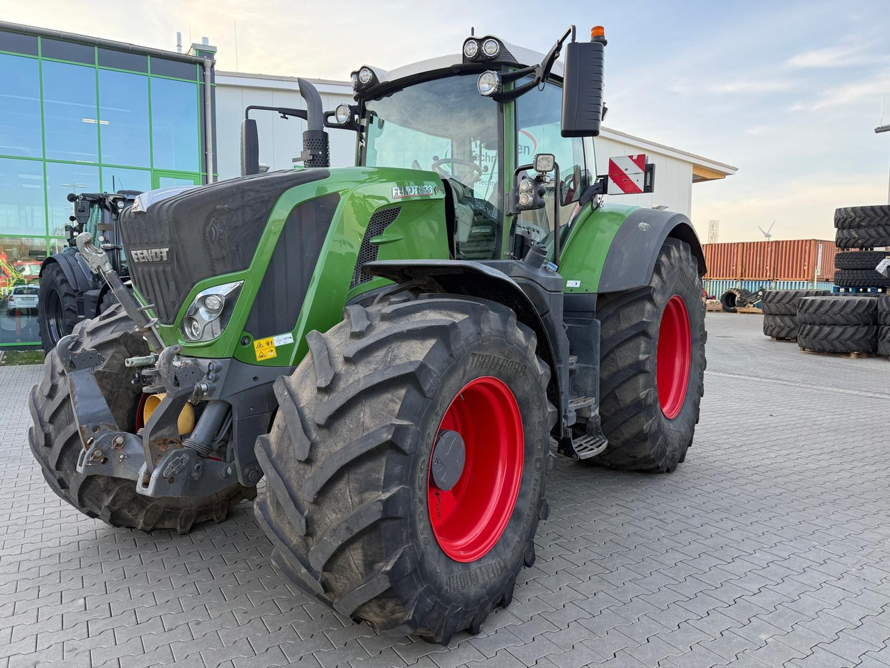 Fendt 828 Vario S4 ProfiPlus - Трактор: фото 1 Fendt 828 Vario S4 ProfiPlus - Трактор: фото 1