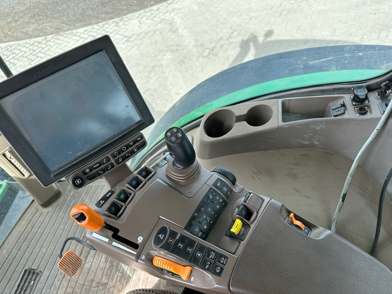 John Deere 7230R - Трактор: фото 2 John Deere 7230R - Трактор: фото 2