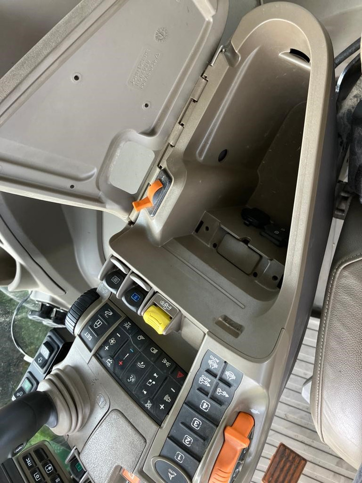 Трактор John Deere 7R 330: фото 6