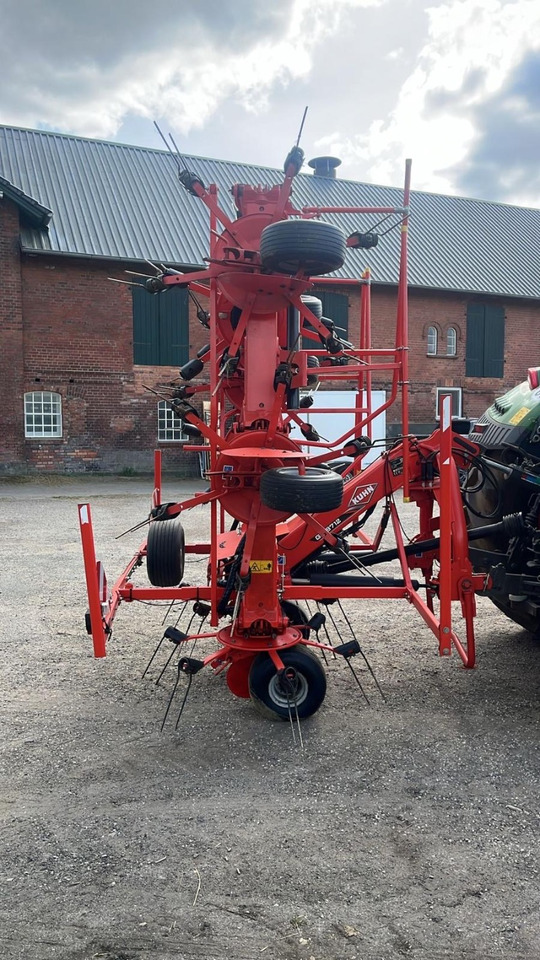 Kuhn GF8712 - Сеноворошилка: фото 4 Kuhn GF8712 - Сеноворошилка: фото 4