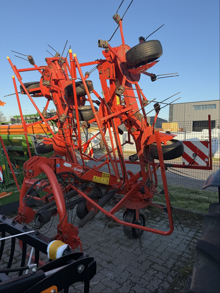 Kuhn Heuwender GF 8702 - Сеноворошилка: фото 3 Kuhn Heuwender GF 8702 - Сеноворошилка: фото 3