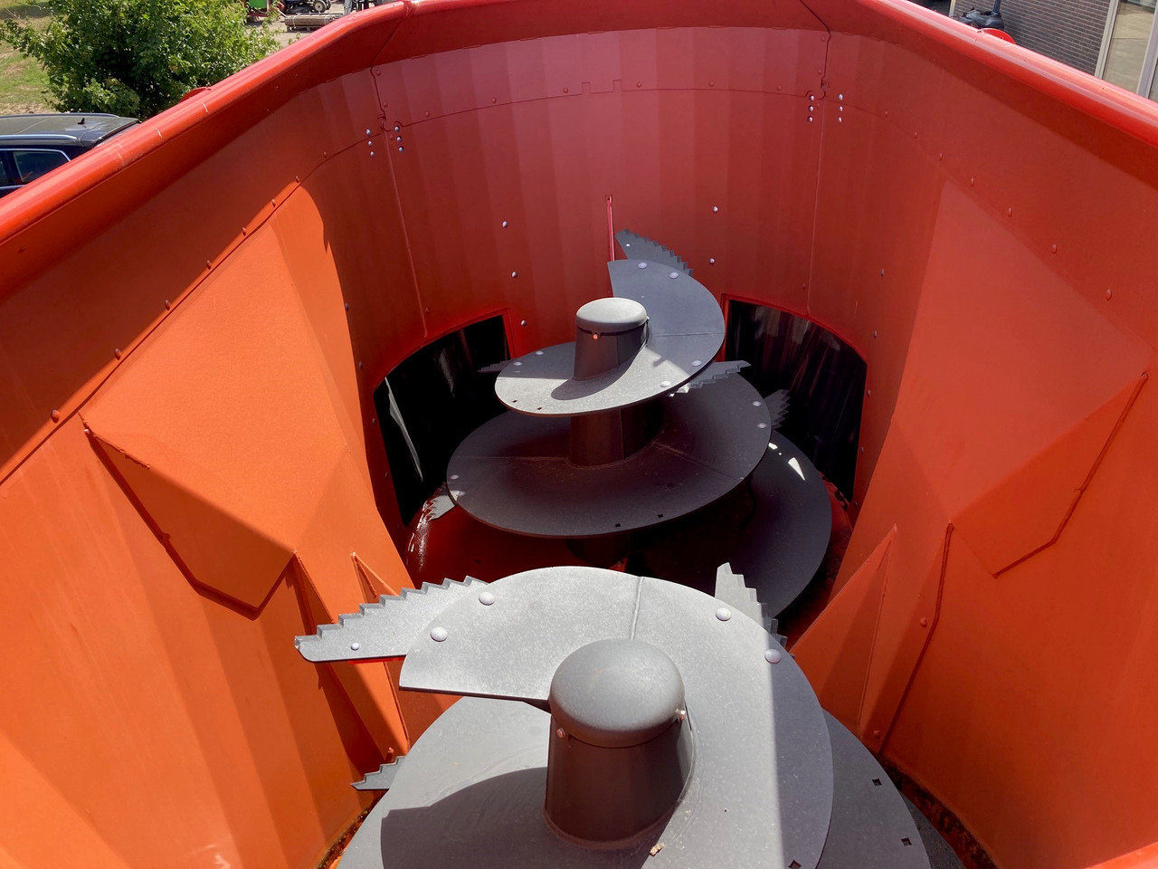 Kuhn Profile 70 18.2 DS - Кормораздатчик: фото 5 Kuhn Profile 70 18.2 DS - Кормораздатчик: фото 5