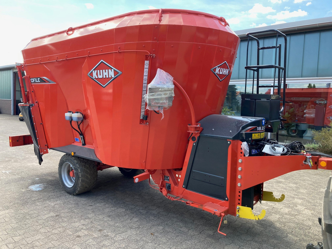 Kuhn Profile 70 18.2 DS - Кормораздатчик: фото 3 Kuhn Profile 70 18.2 DS - Кормораздатчик: фото 3