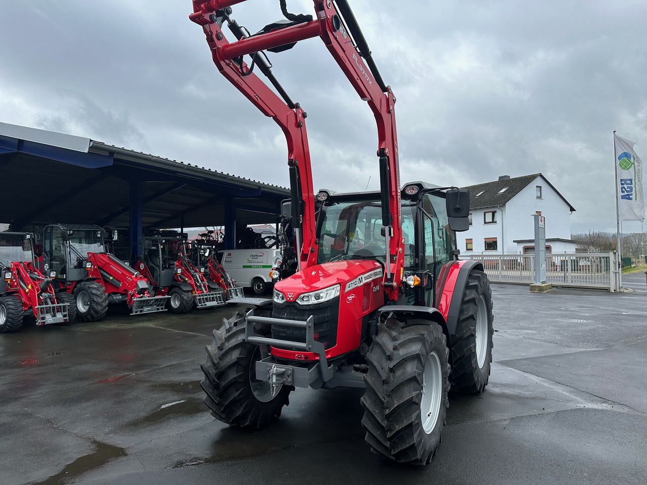 Massey Ferguson 4710 M Cab Essential Dyna 2 - Трактор: фото 4 Massey Ferguson 4710 M Cab Essential Dyna 2 - Трактор: фото 4