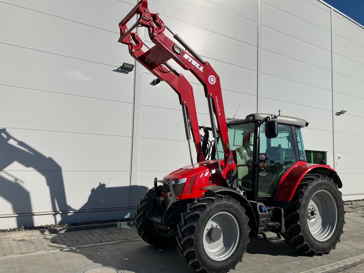 Massey Ferguson 5613 Dyna 6 - Трактор: фото 4 Massey Ferguson 5613 Dyna 6 - Трактор: фото 4