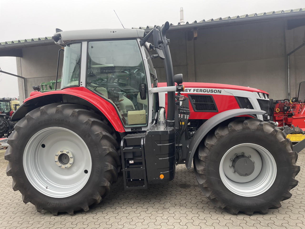 Massey Ferguson 7S.210 Dyna-VT EXCLUSIVE - Трактор: фото 1 Massey Ferguson 7S.210 Dyna-VT EXCLUSIVE - Трактор: фото 1