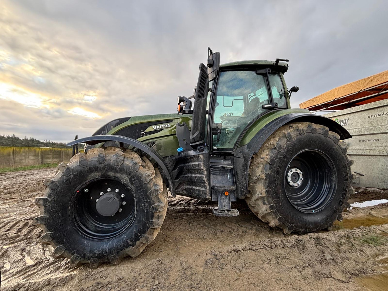 Valtra T175e Active - Трактор: фото 1 Valtra T175e Active - Трактор: фото 1