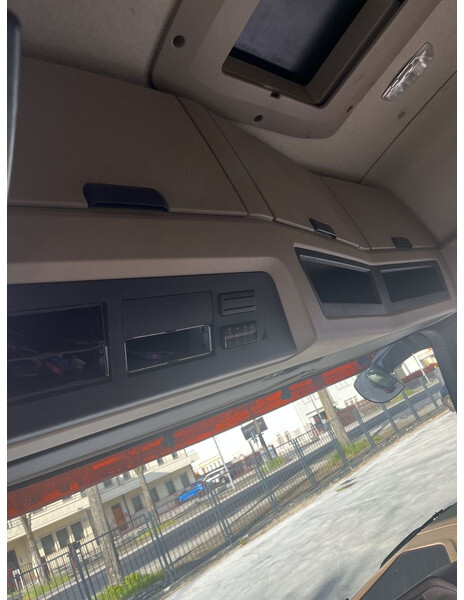 Кабина и интерьер для Грузовиков Mercedes-Benz ACTROS MP4 GIGA SPACE: фото 11 Кабина и интерьер для Грузовиков Mercedes-Benz ACTROS MP4 GIGA SPACE: фото 11