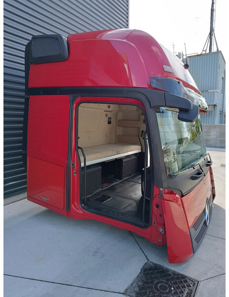 Кабина и интерьер для Грузовиков Mercedes-Benz ACTROS MP4 GIGA SPACE: фото 7 Кабина и интерьер для Грузовиков Mercedes-Benz ACTROS MP4 GIGA SPACE: фото 7