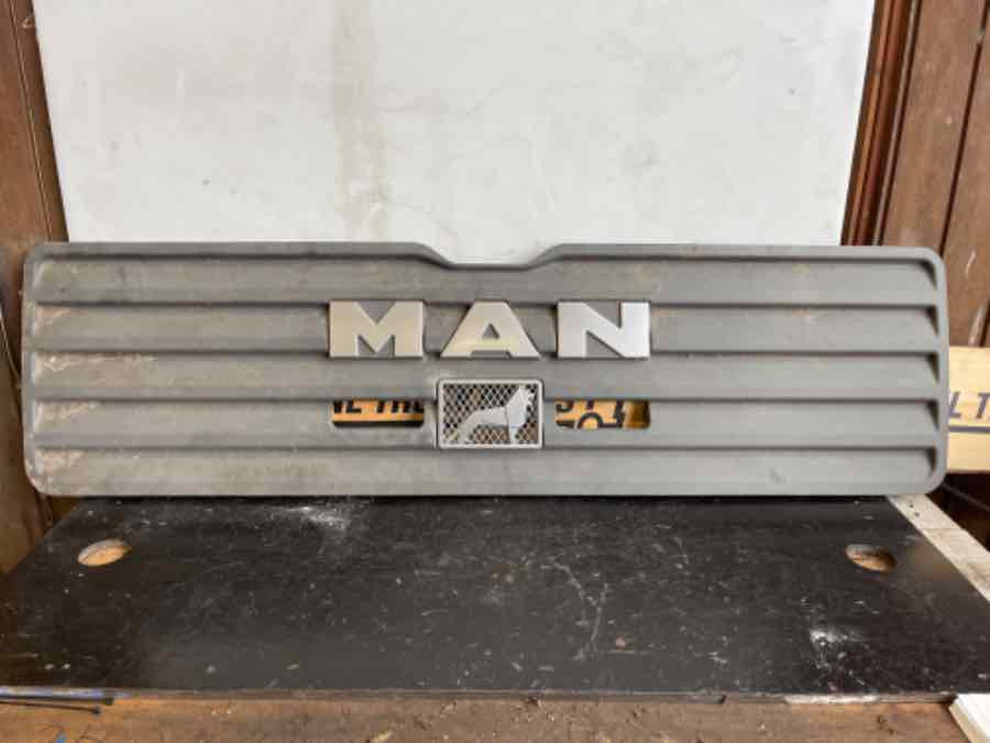 MAN F2000 FRONT GRILL 81.61150-0110 - Кузов и экстерьер для Грузовиков: фото 3 MAN F2000 FRONT GRILL 81.61150-0110 - Кузов и экстерьер для Грузовиков: фото 3