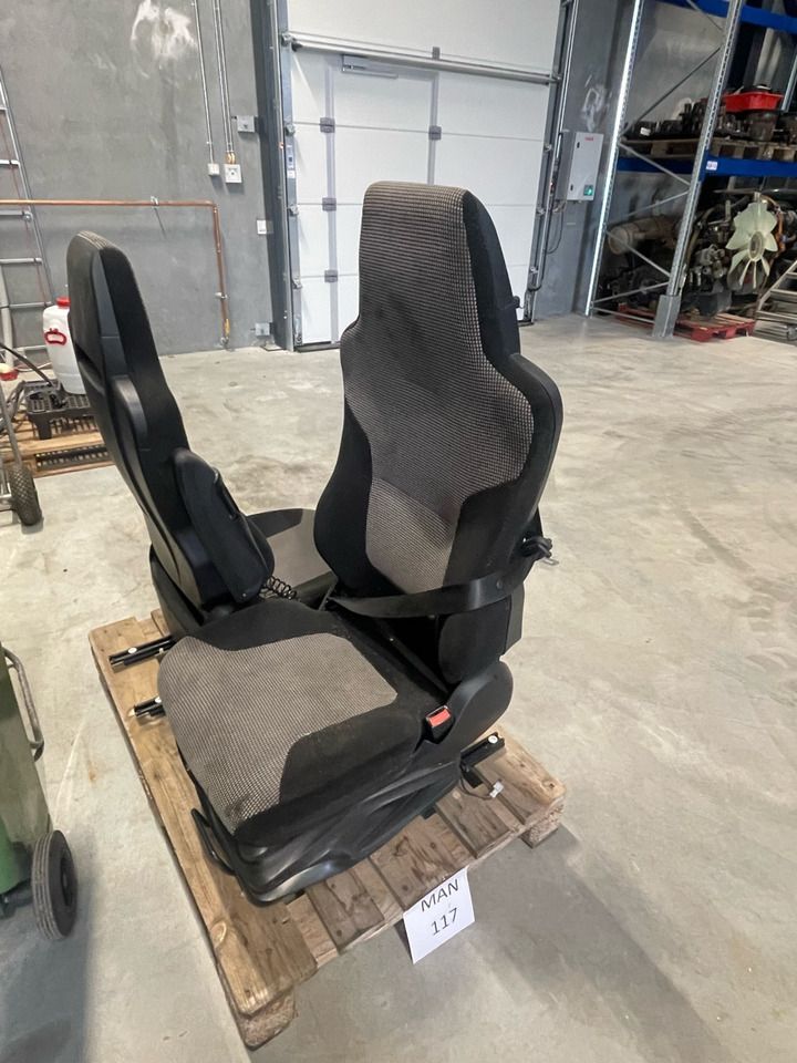 MAN RIGHT SIDE SEAT - Кабина и интерьер для Грузовиков: фото 1 MAN RIGHT SIDE SEAT - Кабина и интерьер для Грузовиков: фото 1