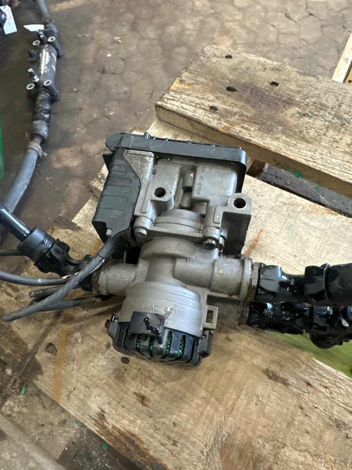 SCANIA PRESSURE CONTROL MODULE EBS 2653379 - Тормозной клапан для Грузовиков: фото 1 SCANIA PRESSURE CONTROL MODULE EBS 2653379 - Тормозной клапан для Грузовиков: фото 1