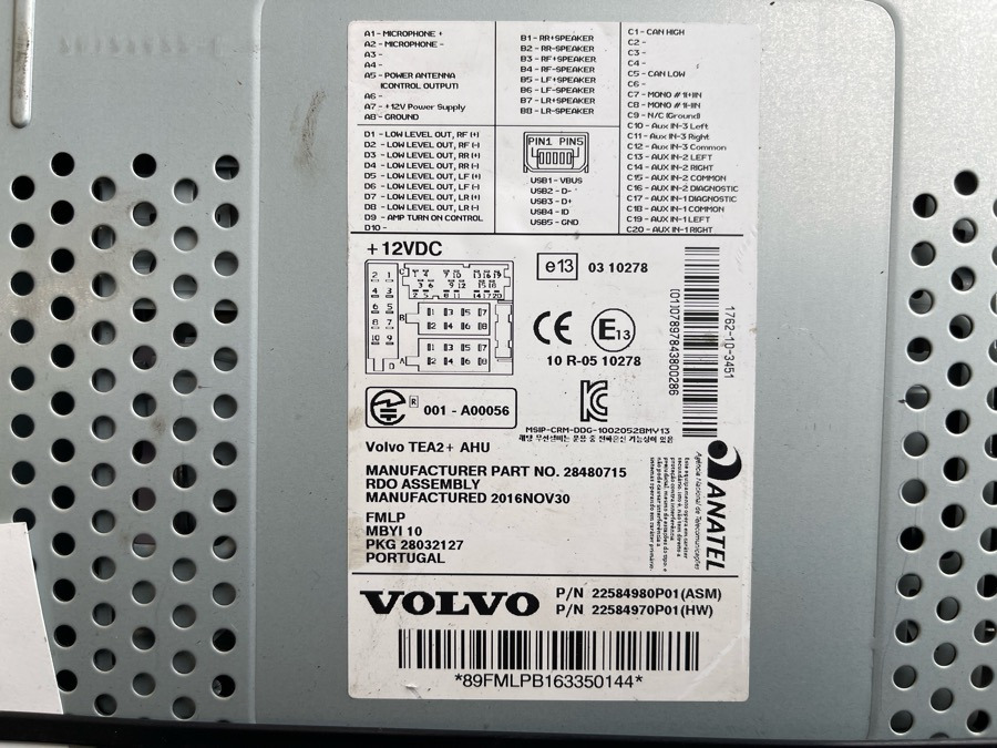 VOLVO FH4 RADIO 22192832 - Кабина и интерьер для Грузовиков: фото 3 VOLVO FH4 RADIO 22192832 - Кабина и интерьер для Грузовиков: фото 3