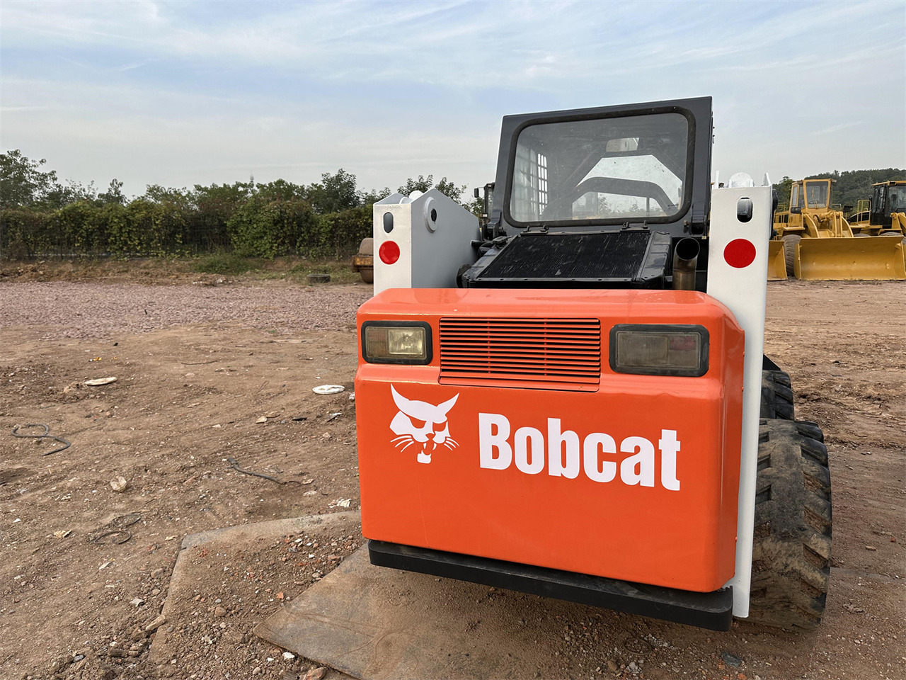 BOBCAT S300 - Мини-погрузчик с бортовым поворотом: фото 5 BOBCAT S300 - Мини-погрузчик с бортовым поворотом: фото 5