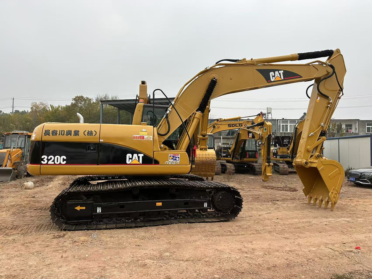 CAT 320CL - Гусеничный экскаватор: фото 2 CAT 320CL - Гусеничный экскаватор: фото 2