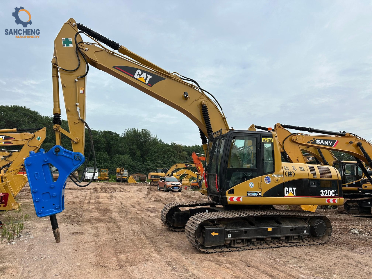CAT 320CL with hammer - Гусеничный экскаватор: фото 1 CAT 320CL with hammer - Гусеничный экскаватор: фото 1