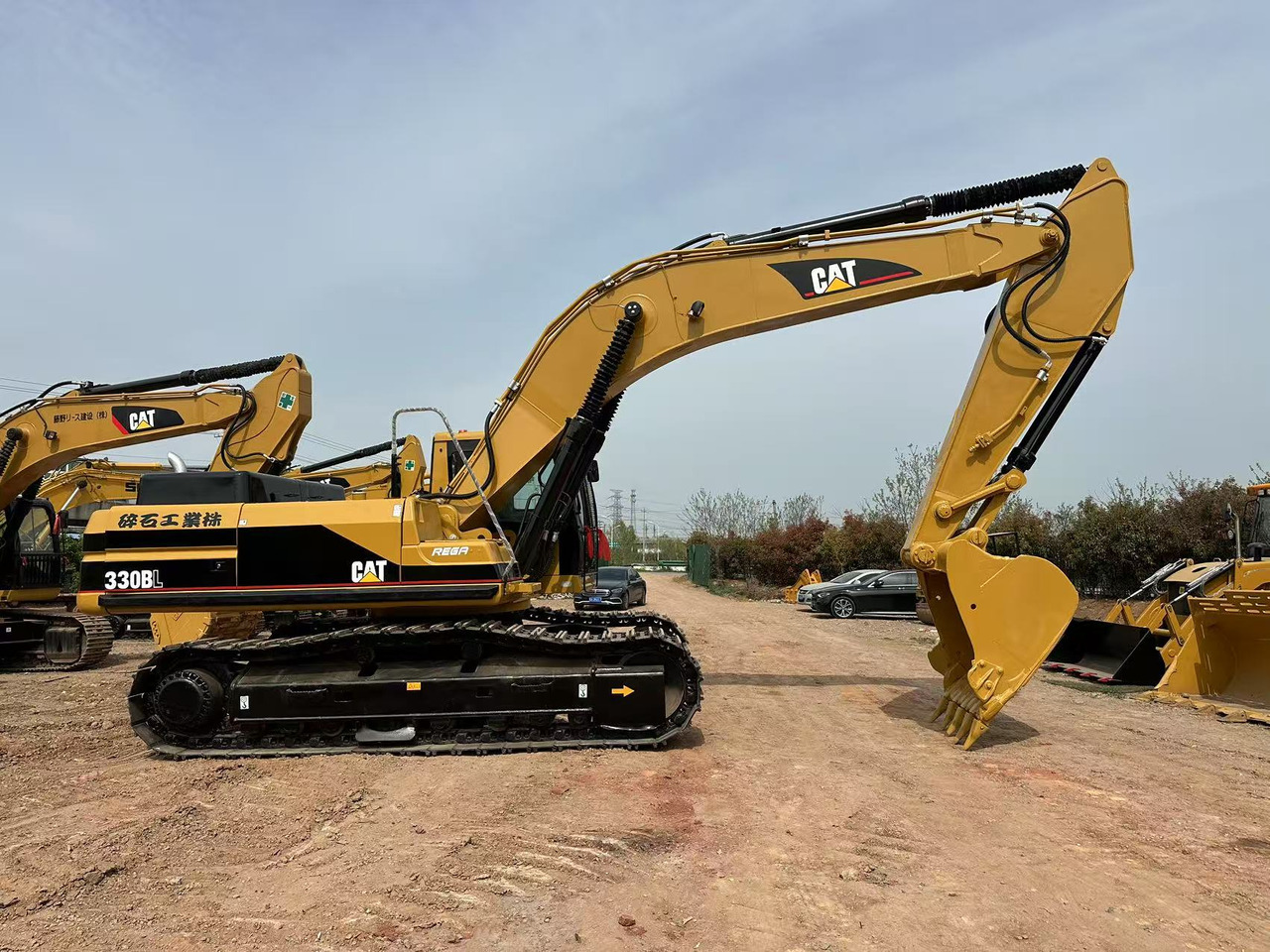 CAT 330BL - Гусеничный экскаватор: фото 1 CAT 330BL - Гусеничный экскаватор: фото 1