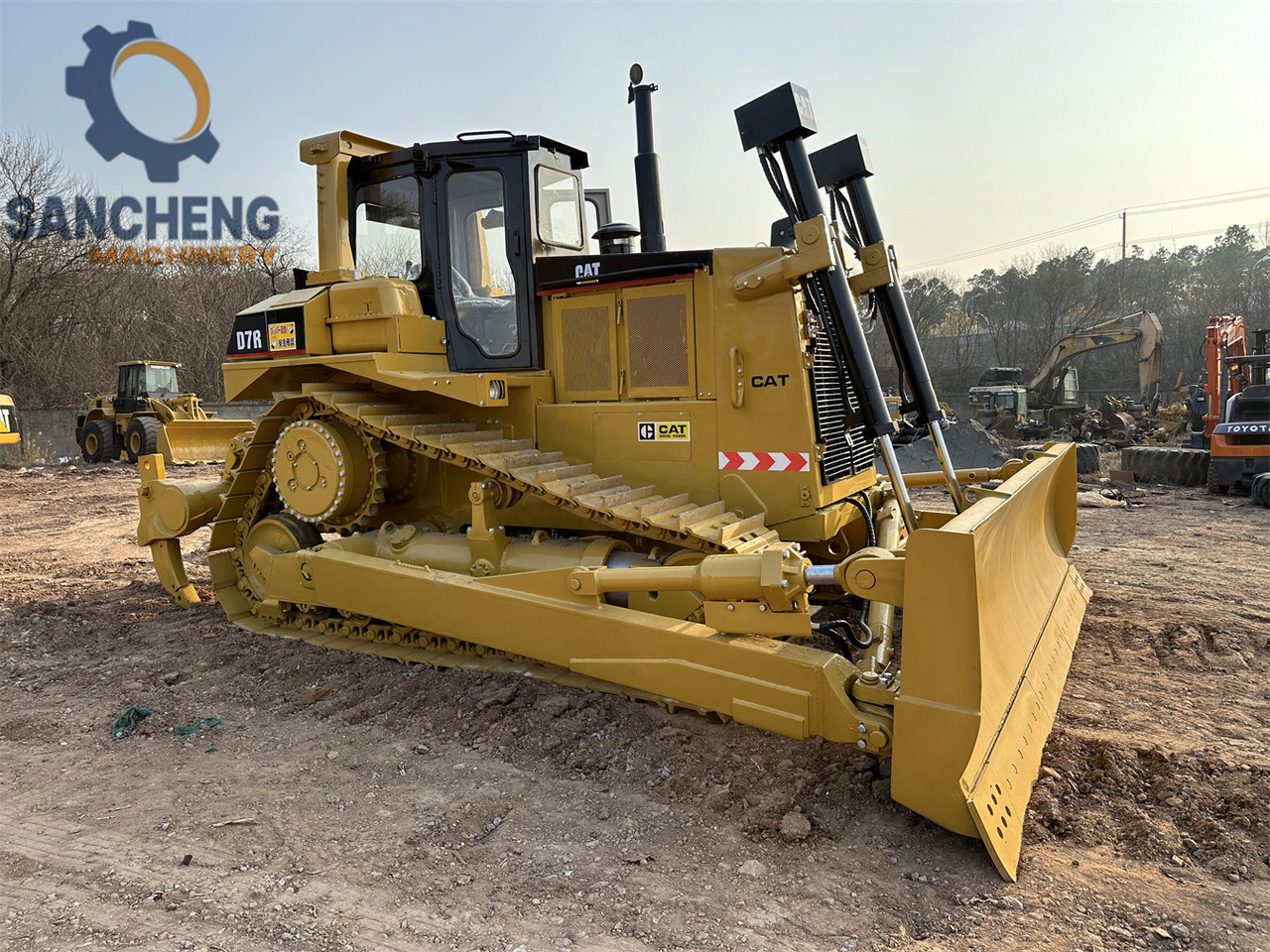 CAT D7R - Бульдозер: фото 3 CAT D7R - Бульдозер: фото 3