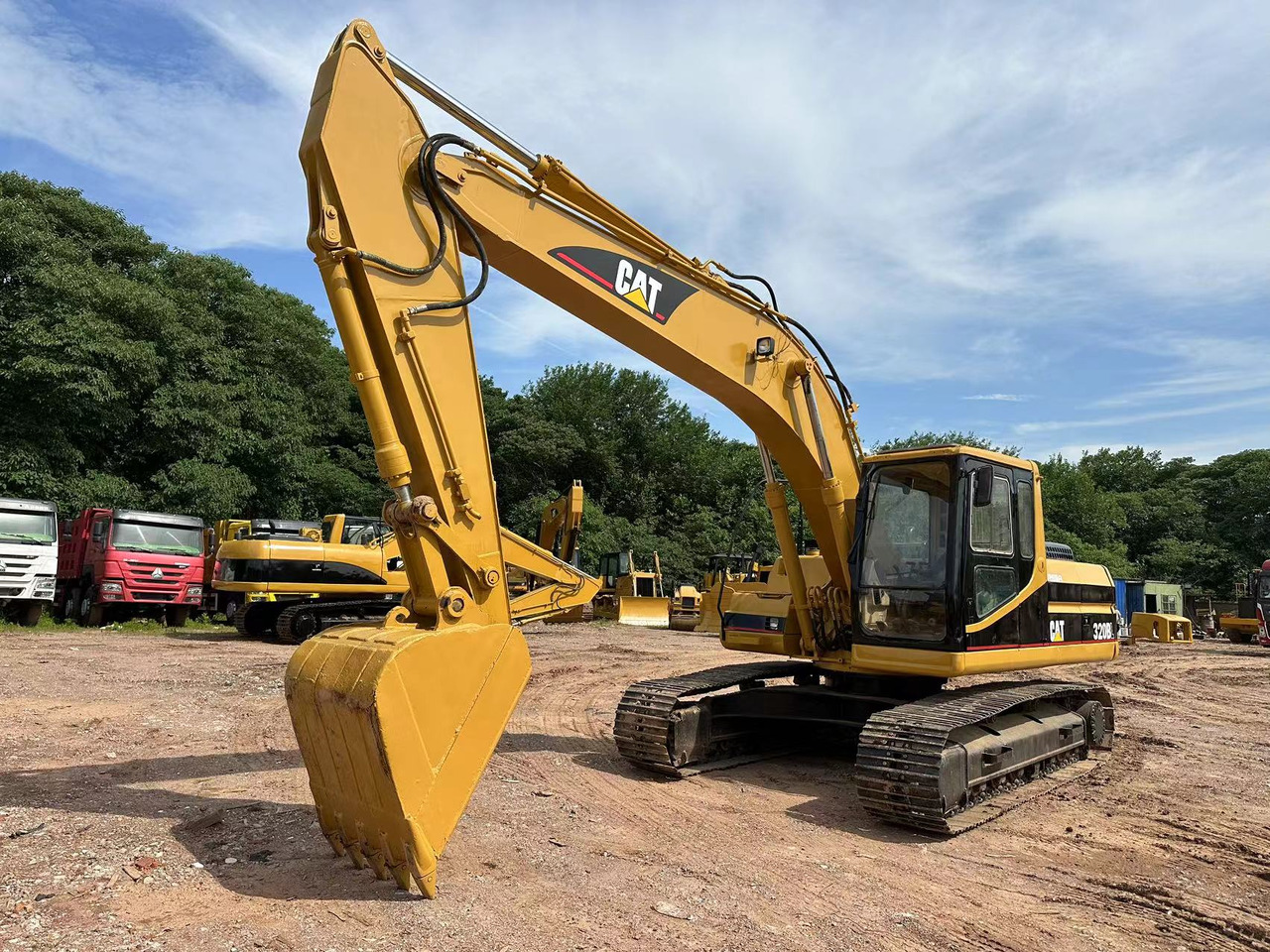 CATERPILLAR 320B - Гусеничный экскаватор: фото 2 CATERPILLAR 320B - Гусеничный экскаватор: фото 2