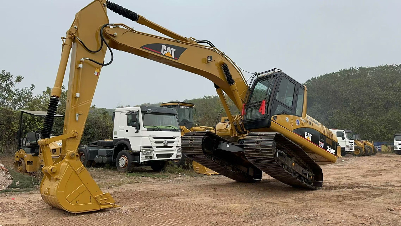 CATERPILLAR 320C - Гусеничный экскаватор: фото 1 CATERPILLAR 320C - Гусеничный экскаватор: фото 1