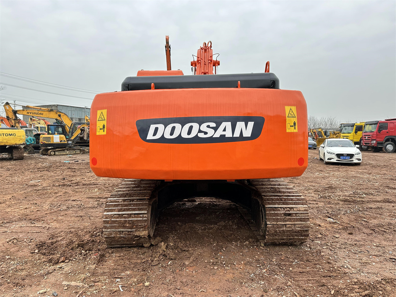 DOOSAN DH220 excavator - Гусеничный экскаватор: фото 5 DOOSAN DH220 excavator - Гусеничный экскаватор: фото 5