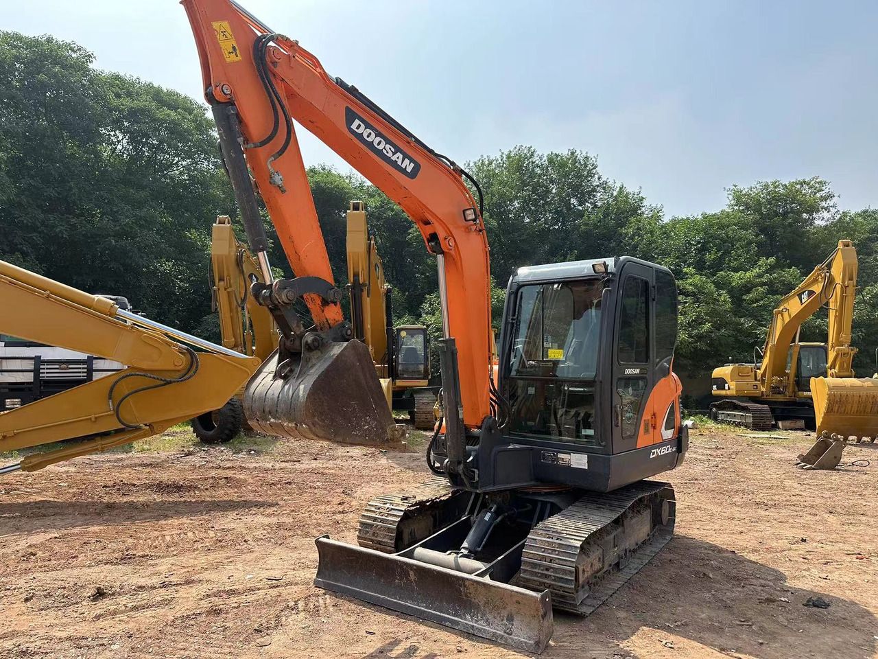 DOOSAN DX60 - Гусеничный экскаватор: фото 2 DOOSAN DX60 - Гусеничный экскаватор: фото 2